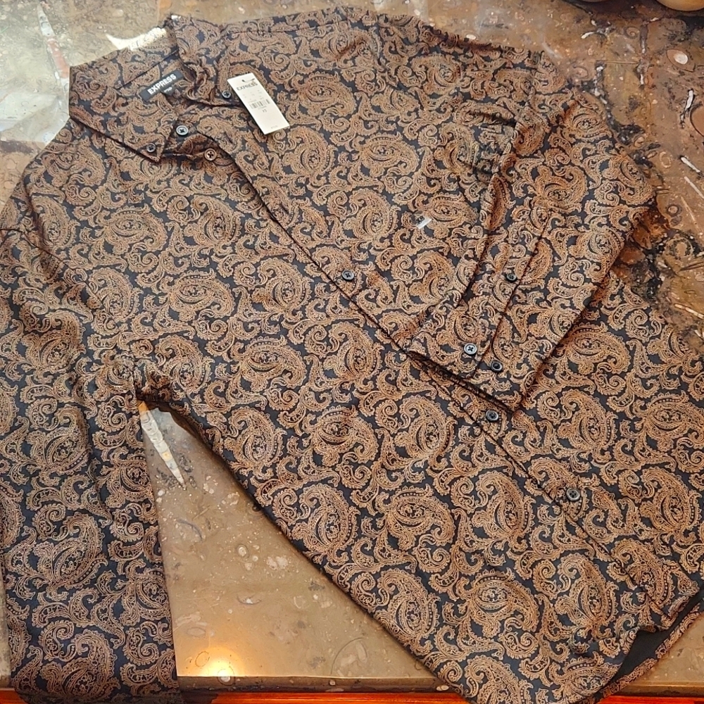 XS Slim Express Long Sleeve Buttonup Shirt in Black & Gold Paisley